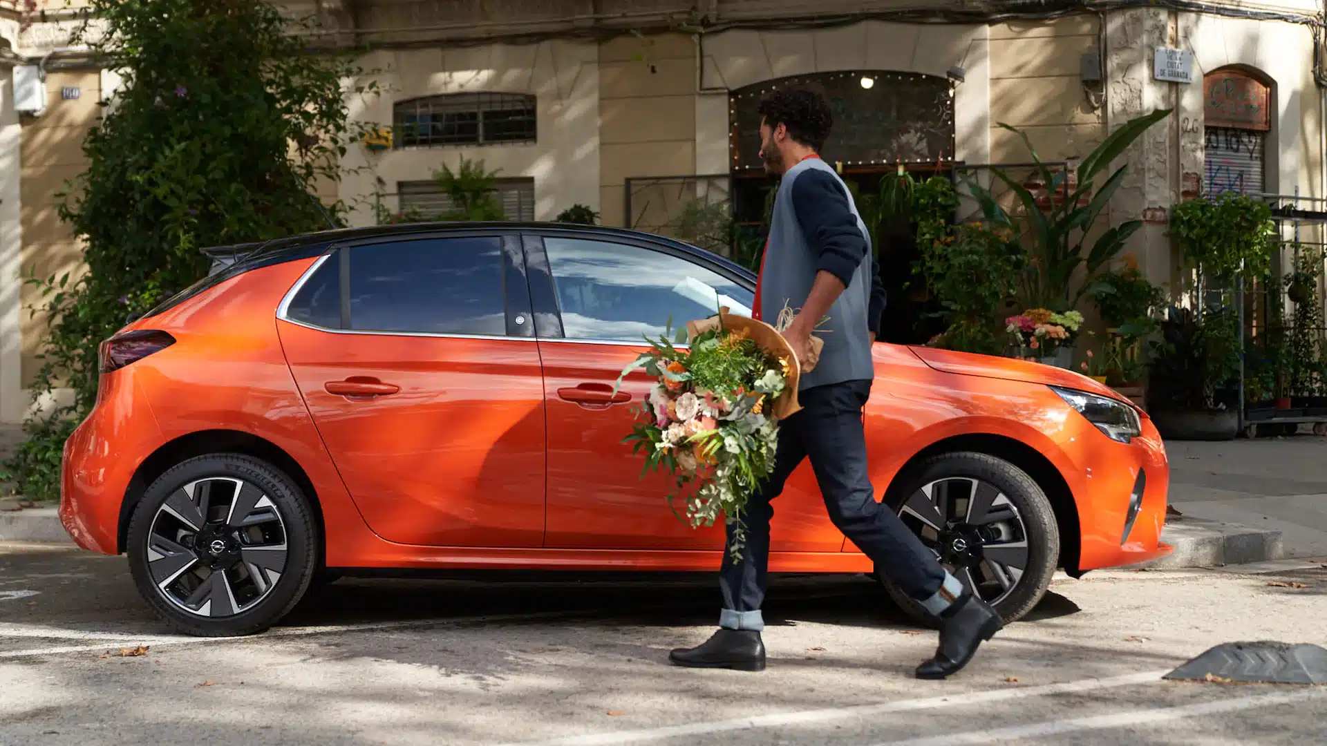 Opel Corsa électrique et Peugeot e-208 : deux citadines emblématiques à l’ère électrique