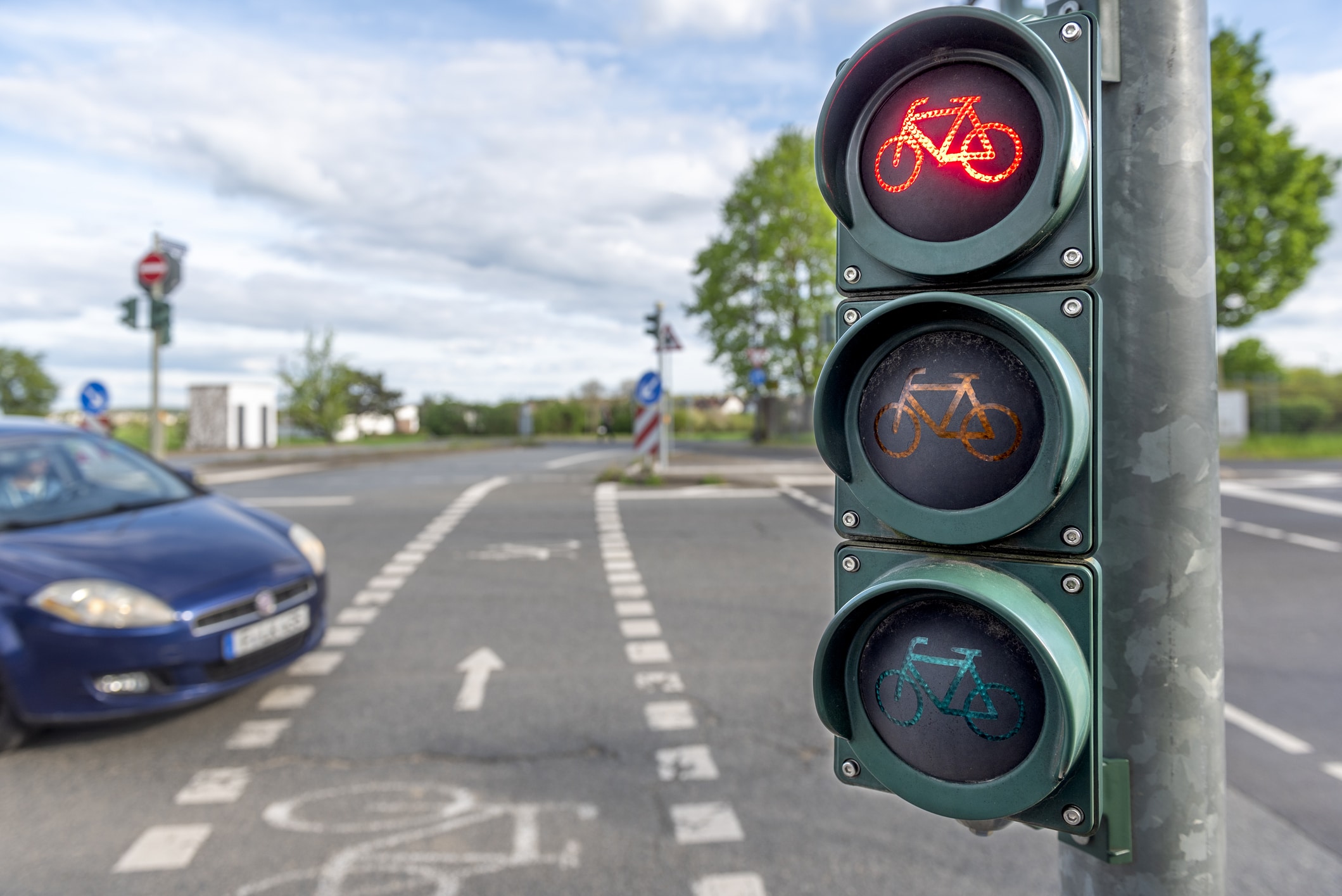 Les feux tricolores pour cyclistes : un progrès ou un frein pour le vélo en milieu urbain ?