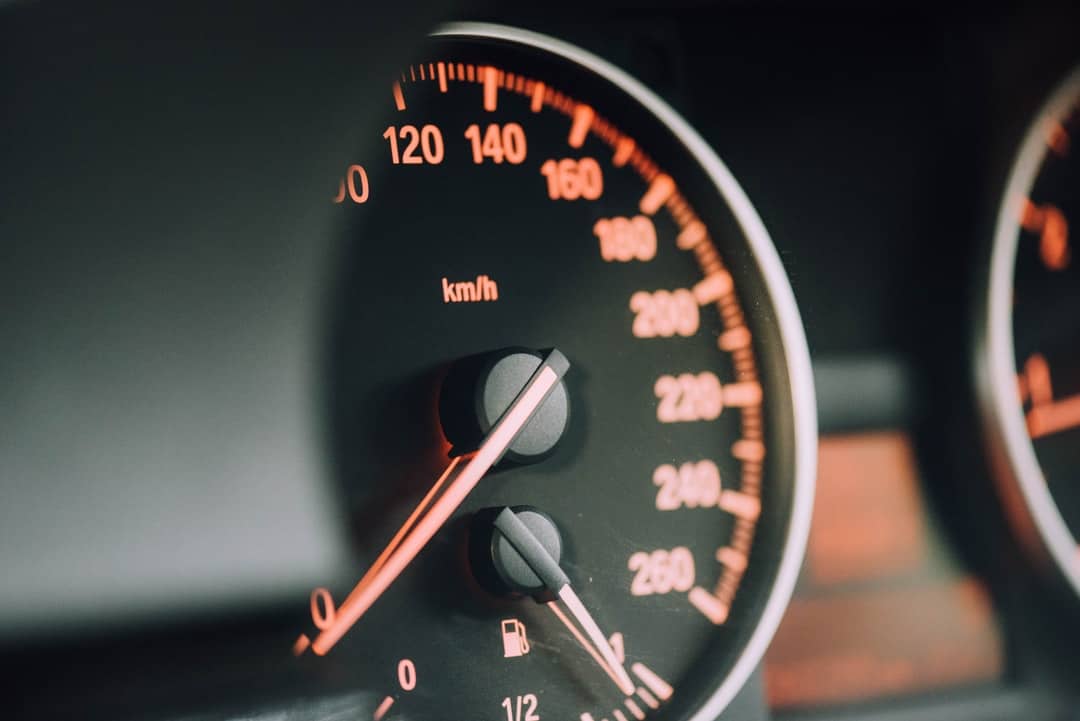 Vers un abaissement d'une limitation de vitesse la nuit ?