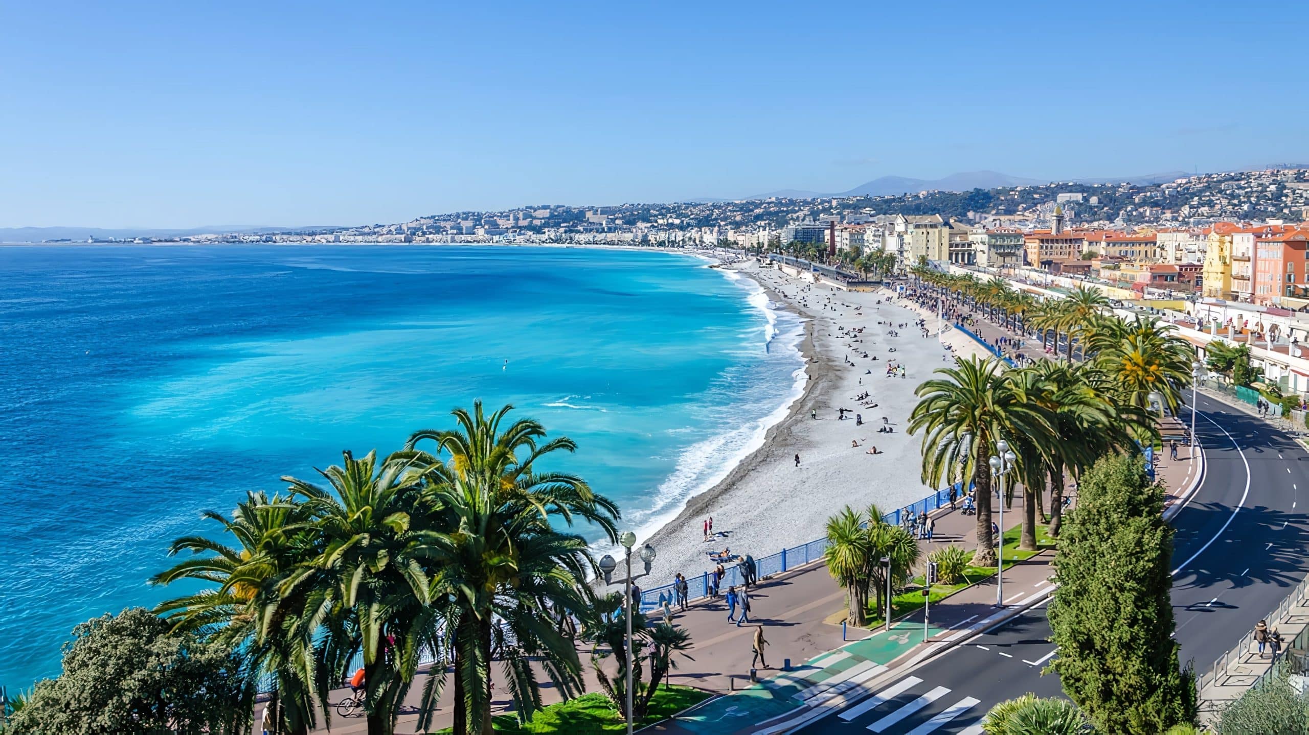 Voyagez vert à Nice : sélection Premium de locations de voitures écologiques