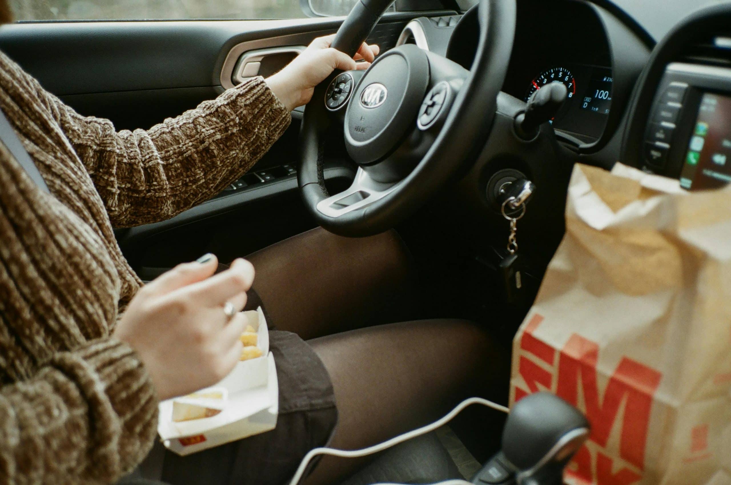 Manger au volant : quels sont les risques ?