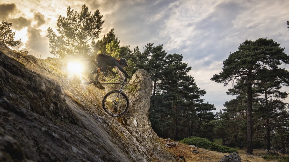 Mondraker Superfoxy Carbon R