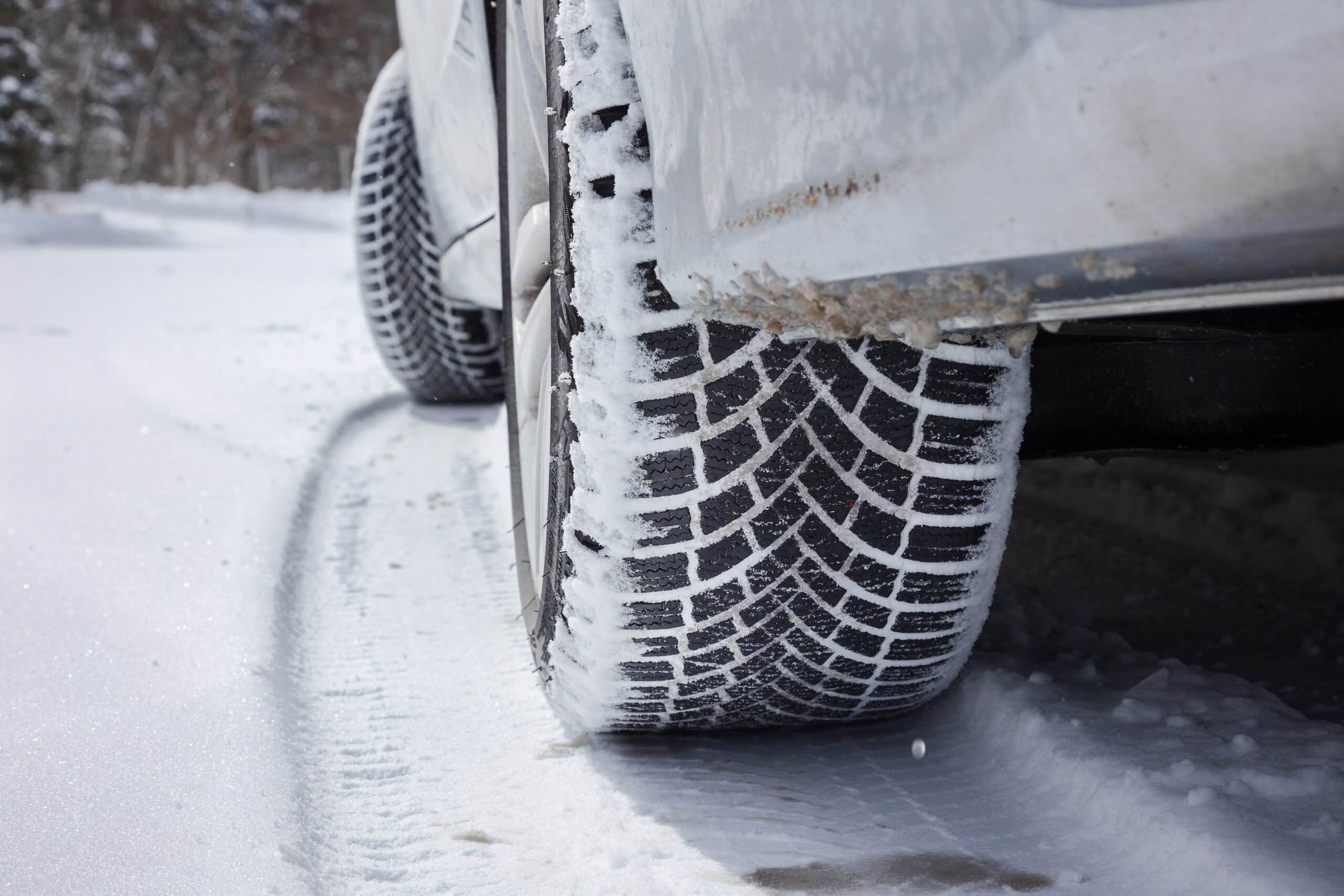 Pneu neige : s'équiper pour partir à la montagne