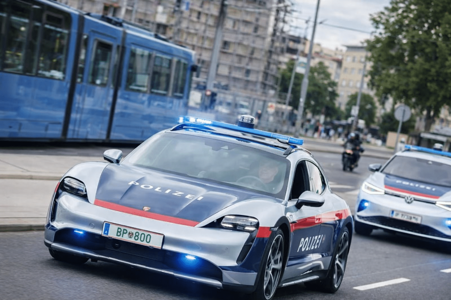 Pourquoi la police autrichienne fait marche arrière sur l’électrique