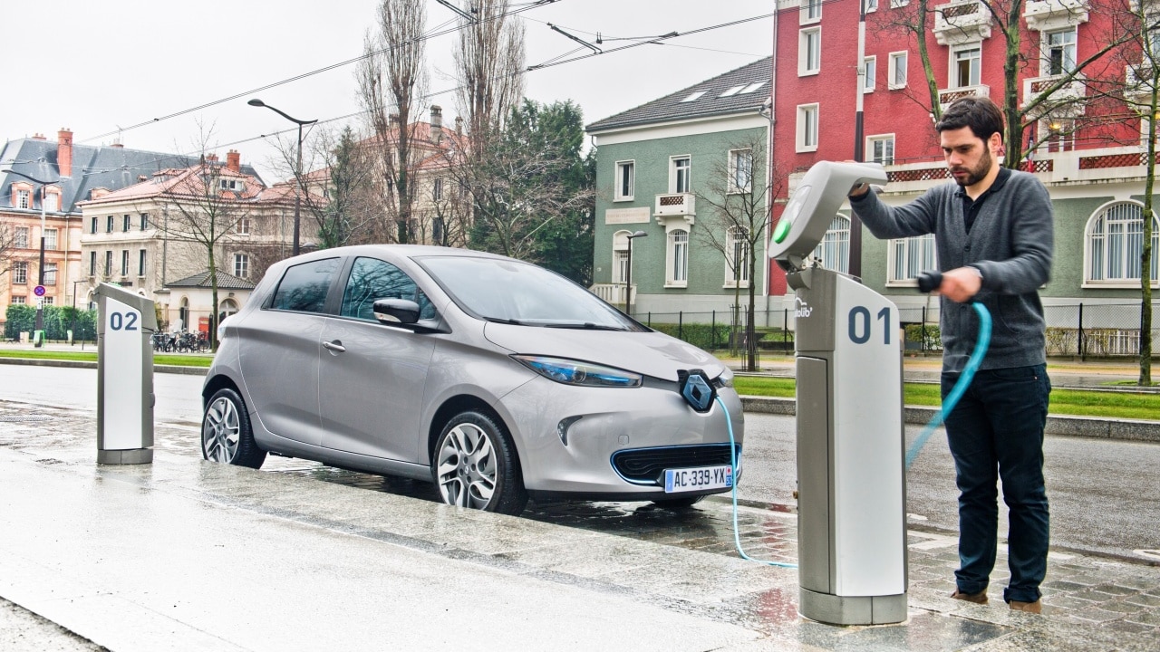 Prix de la voiture électrique : une chute à prévoir?