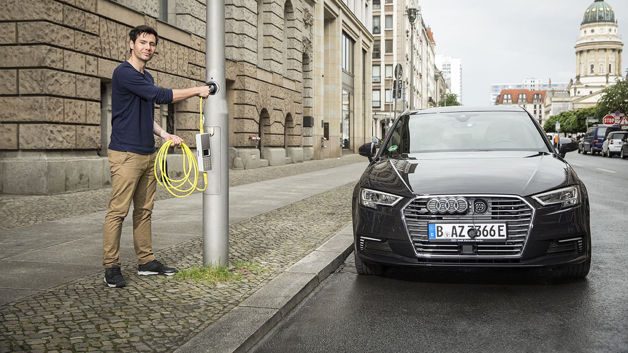 Recharge Lampadaire : innovation pour la voiture électrique à Paris