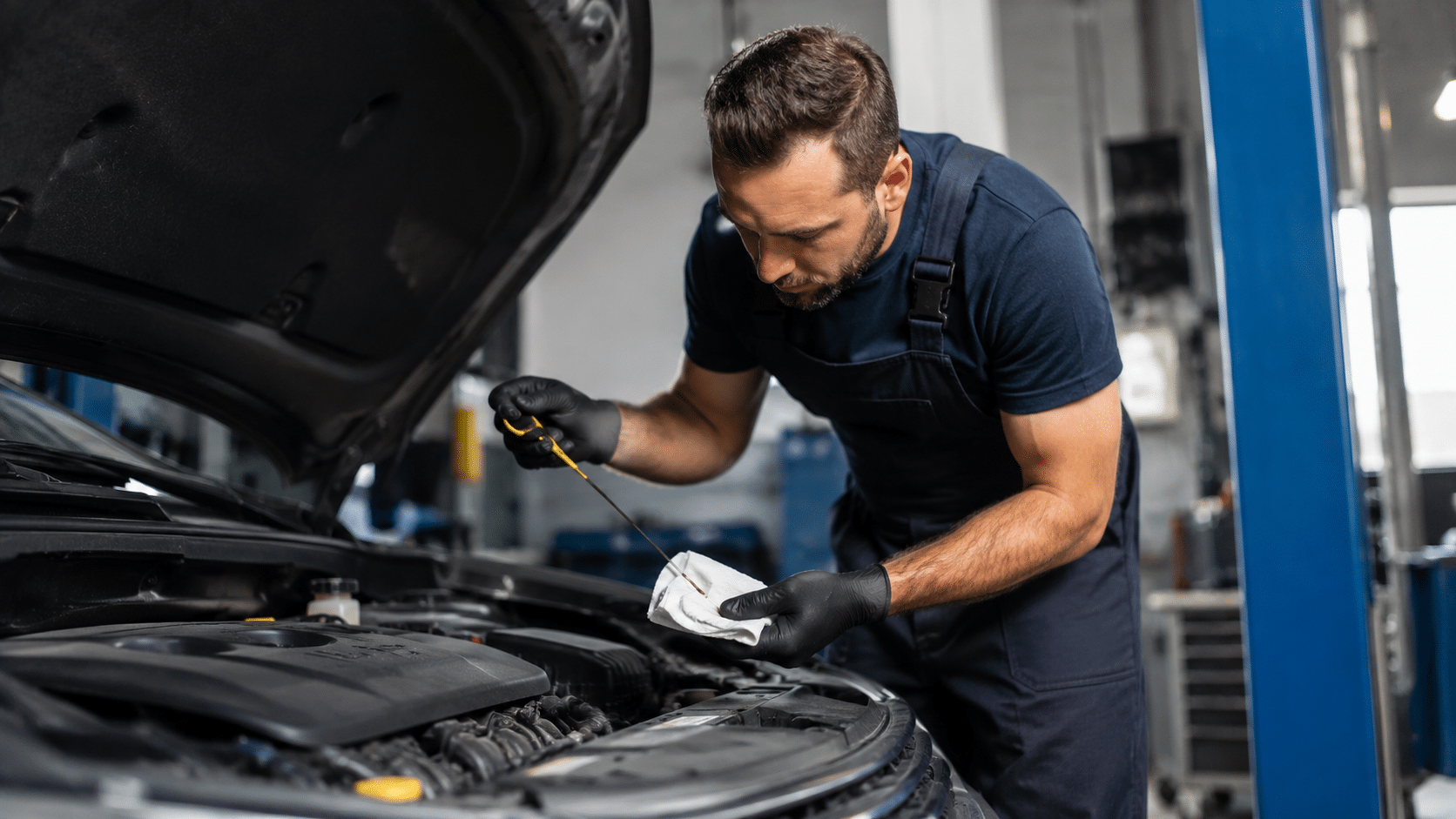 Révision auto avant les vacances : les garages affichent complet, il faut agir maintenant