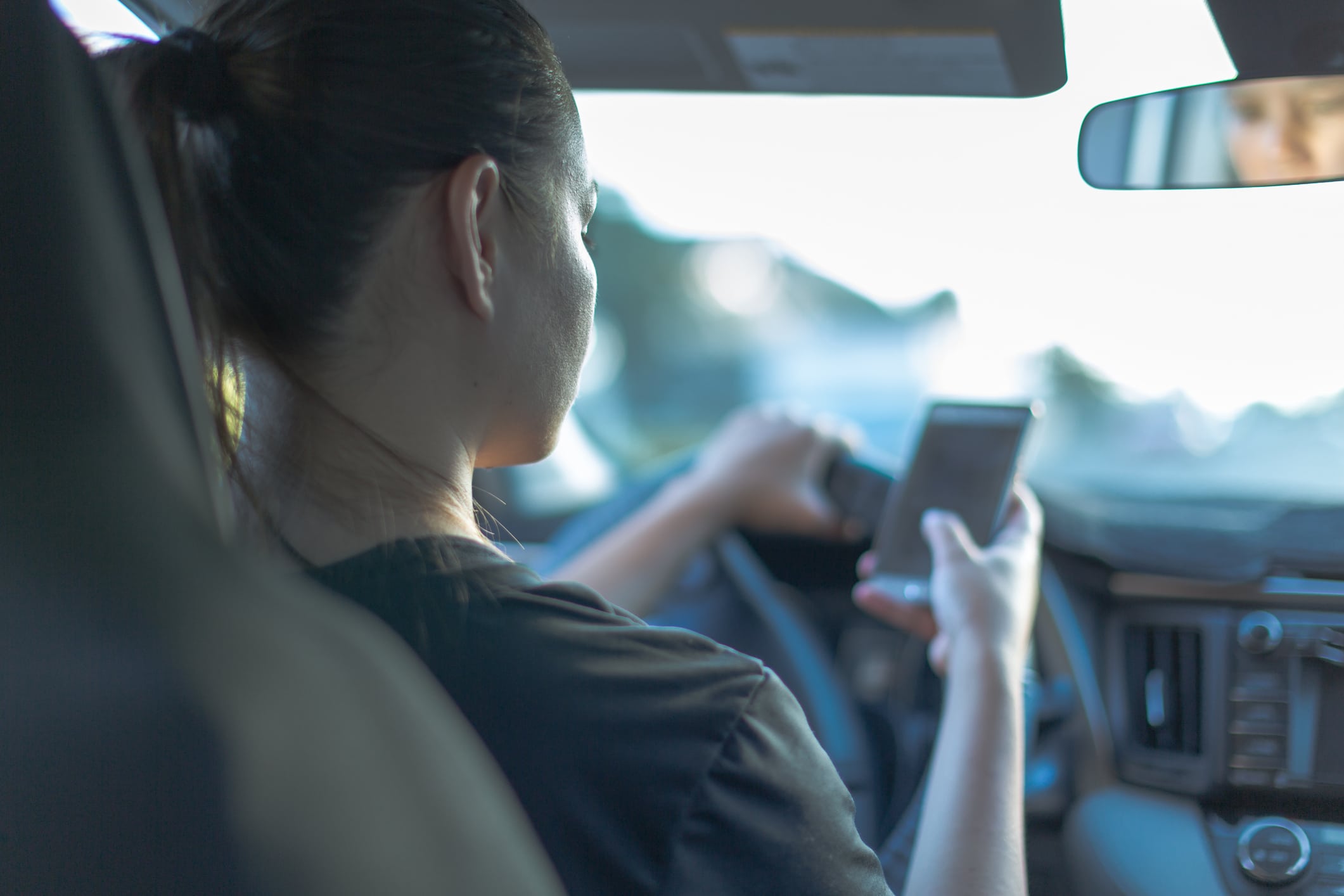 Téléphone au volant : quand les notifications transforment la route en zone de danger