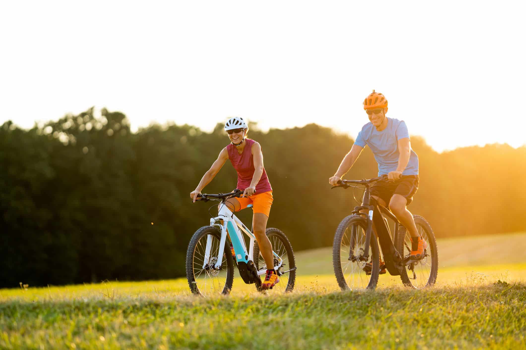 Vélos électriques contre vélos ordinaires : Quelle est la différence réelle dont personne ne parle?