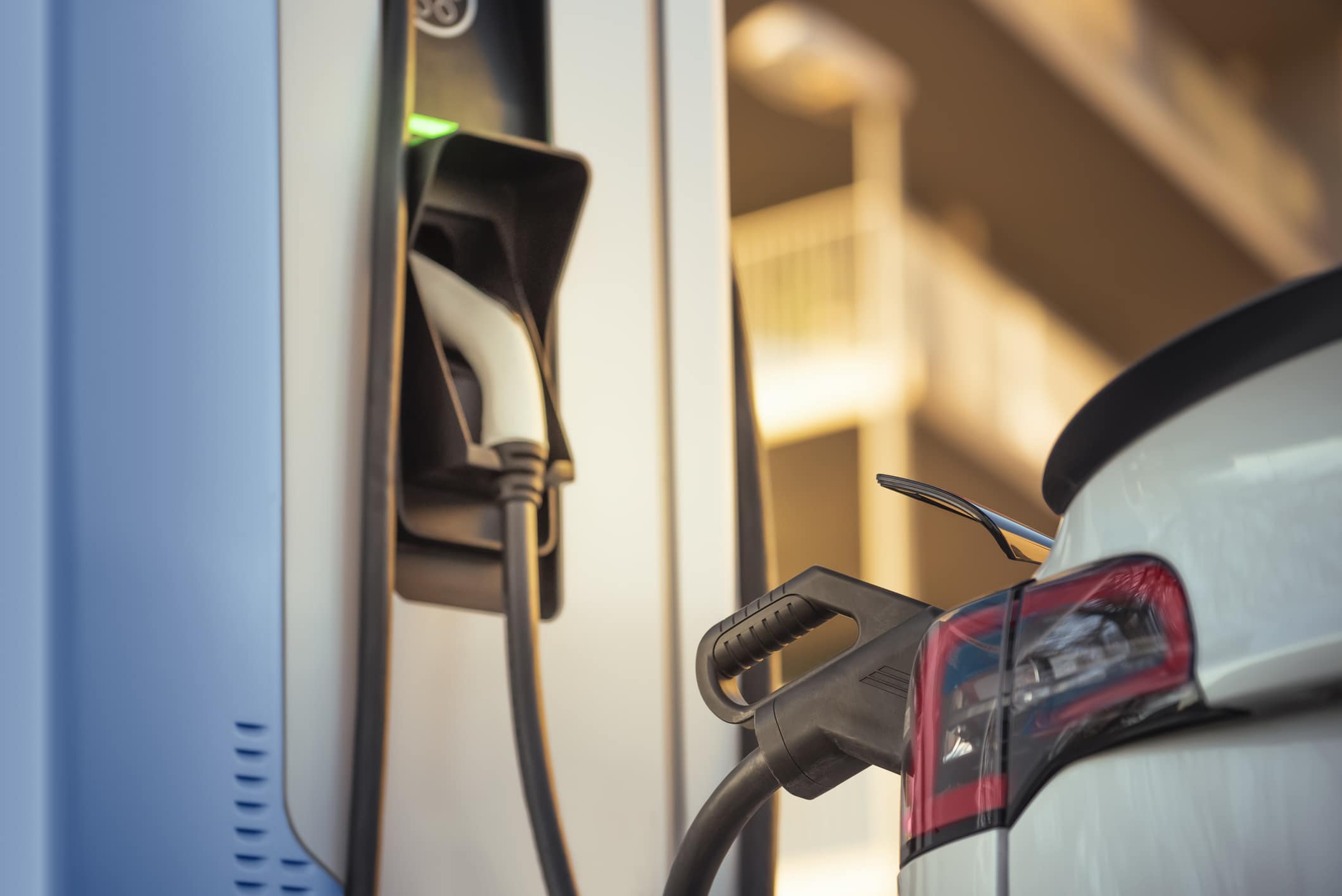 Voiture électrique : focus sur la nouvelle aide de 1 000 € pour les batteries européennes