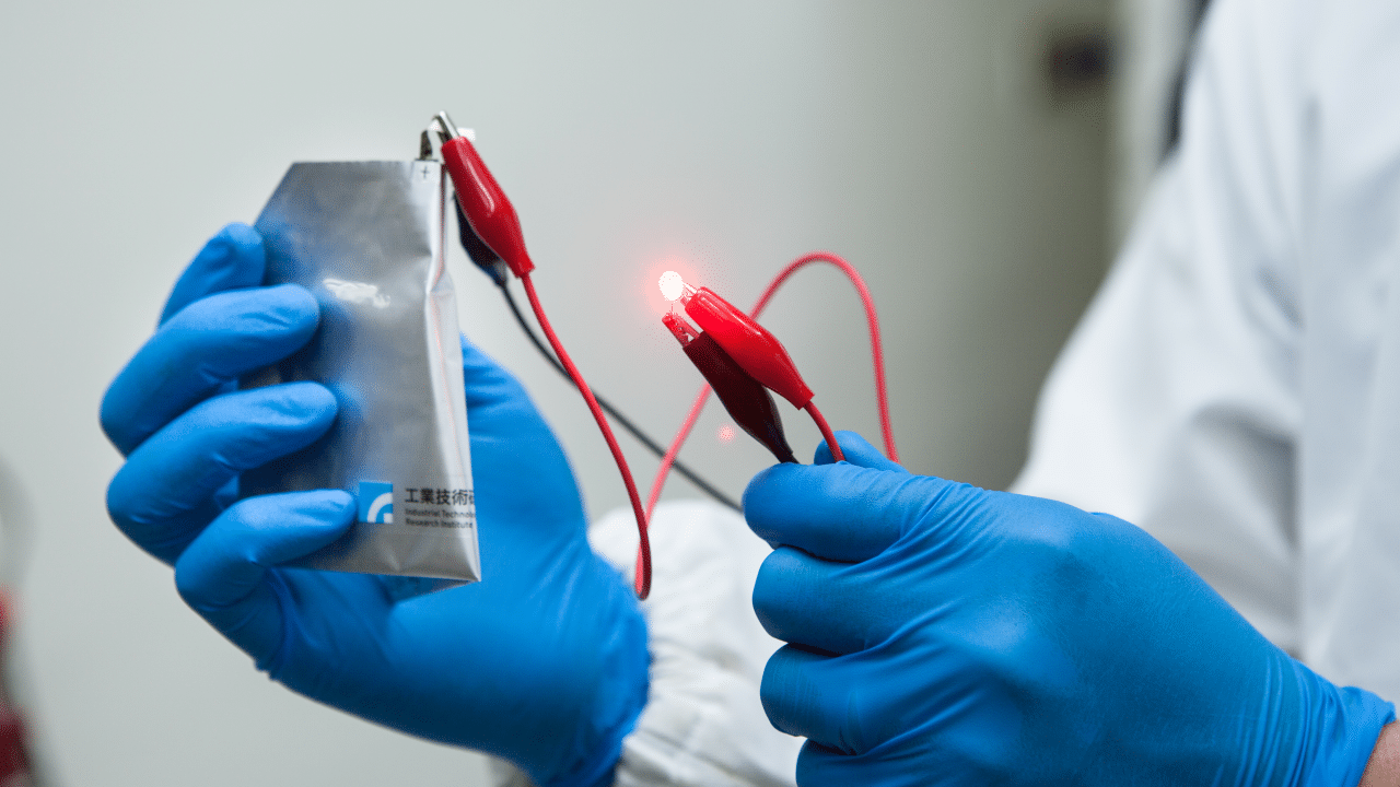 Batterie Aluminium : l'avenir pour toutes les batteries ?