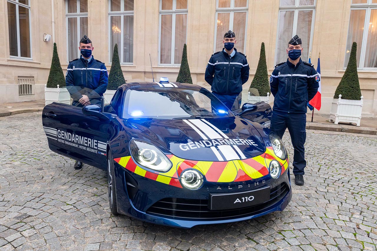 Qui va pouvoir piloter l’Alpine A110 de la gendarmerie ? 