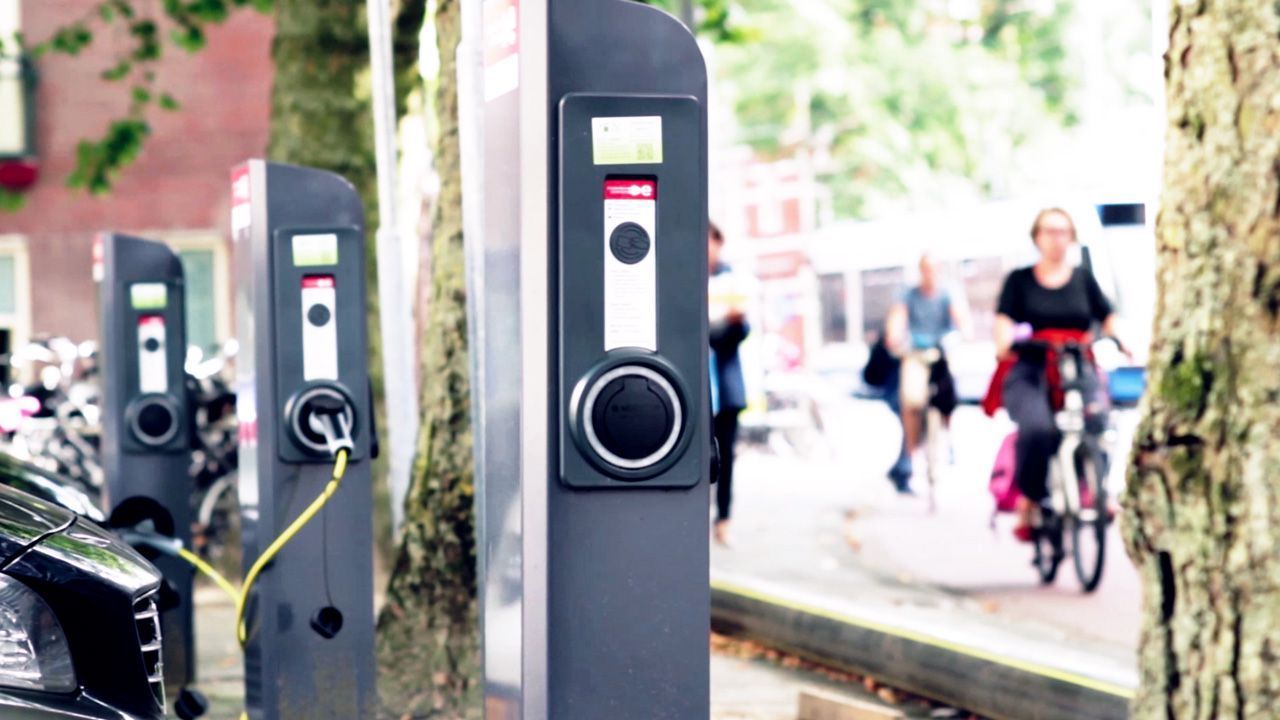 Borne de recharge voiture électrique : quand le danger s'invite chez vous