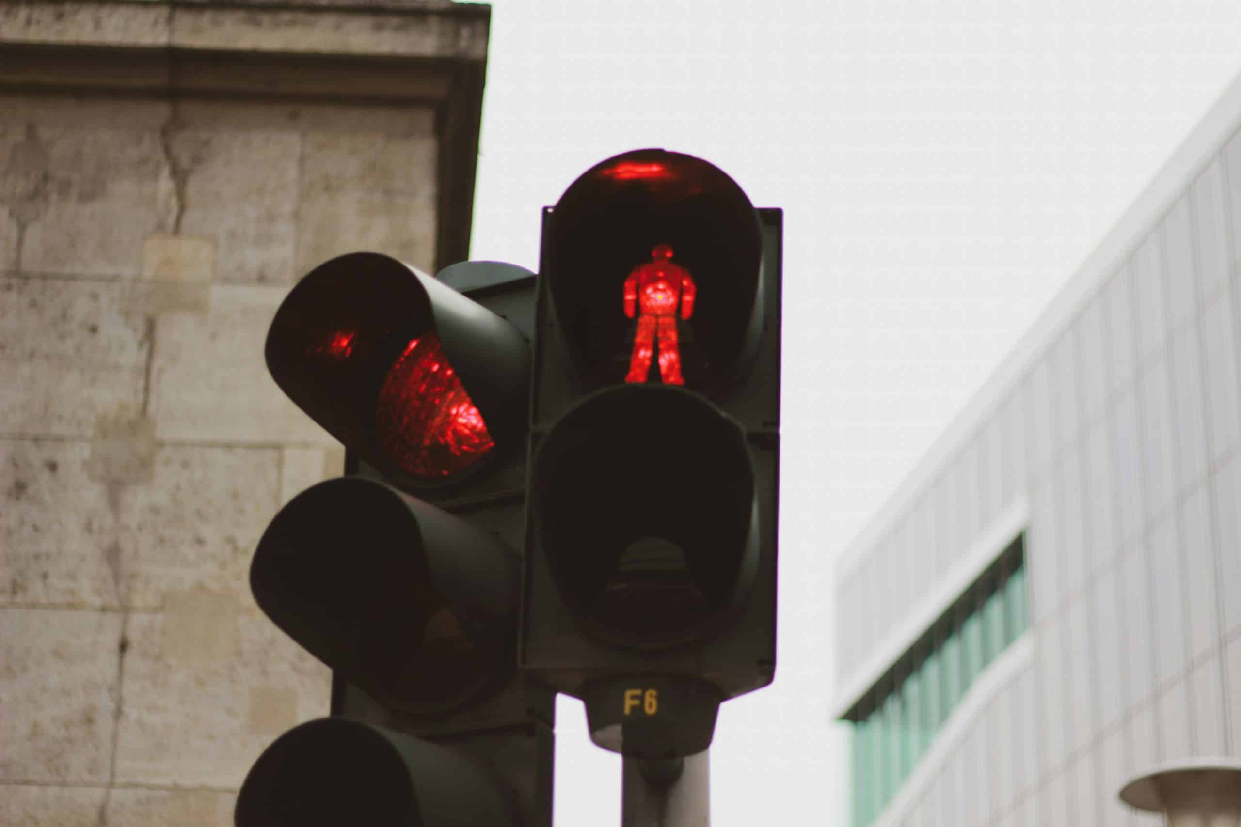 Les meilleures pratiques pour la sécurité routière : conseils et astuces essentiels