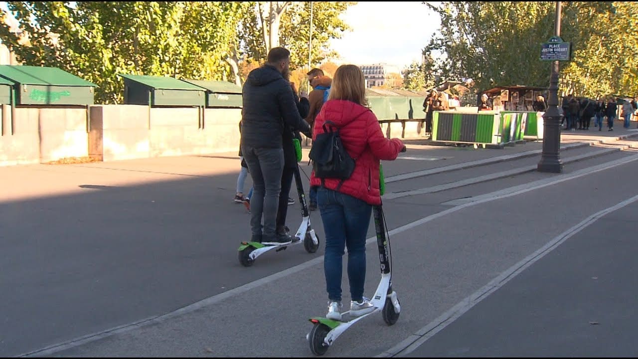 Casque pour trottinette électrique : pourquoi et comment bien se protéger