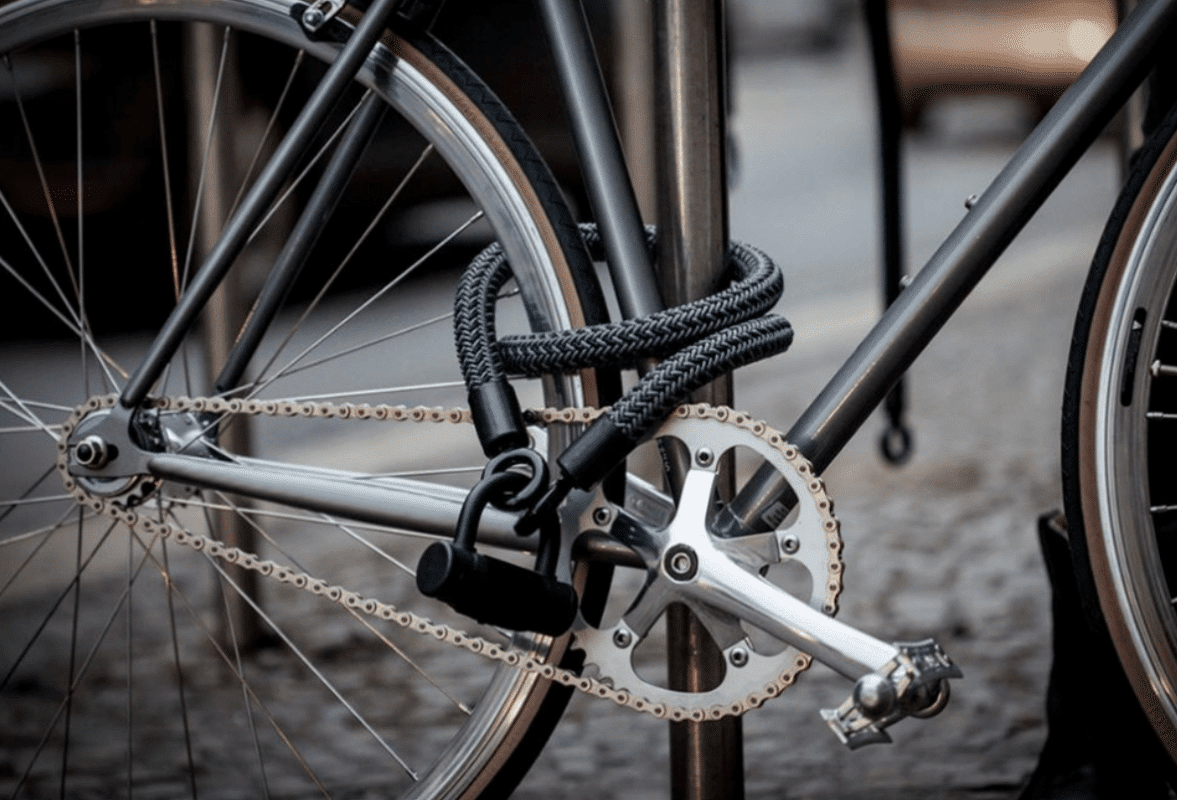 Antivol vélo :  le protéger grâce au cadre et pneu vélo