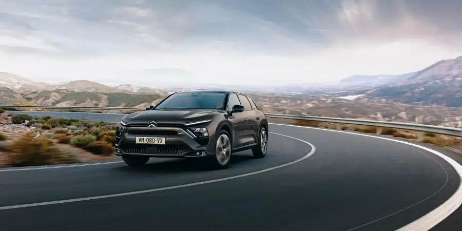 La Citroen C5X fait son grand retour dans la gamme des berlines