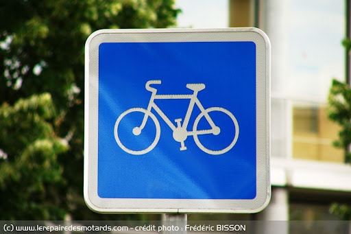 Rouler à vélo : maîtriser le code de la route