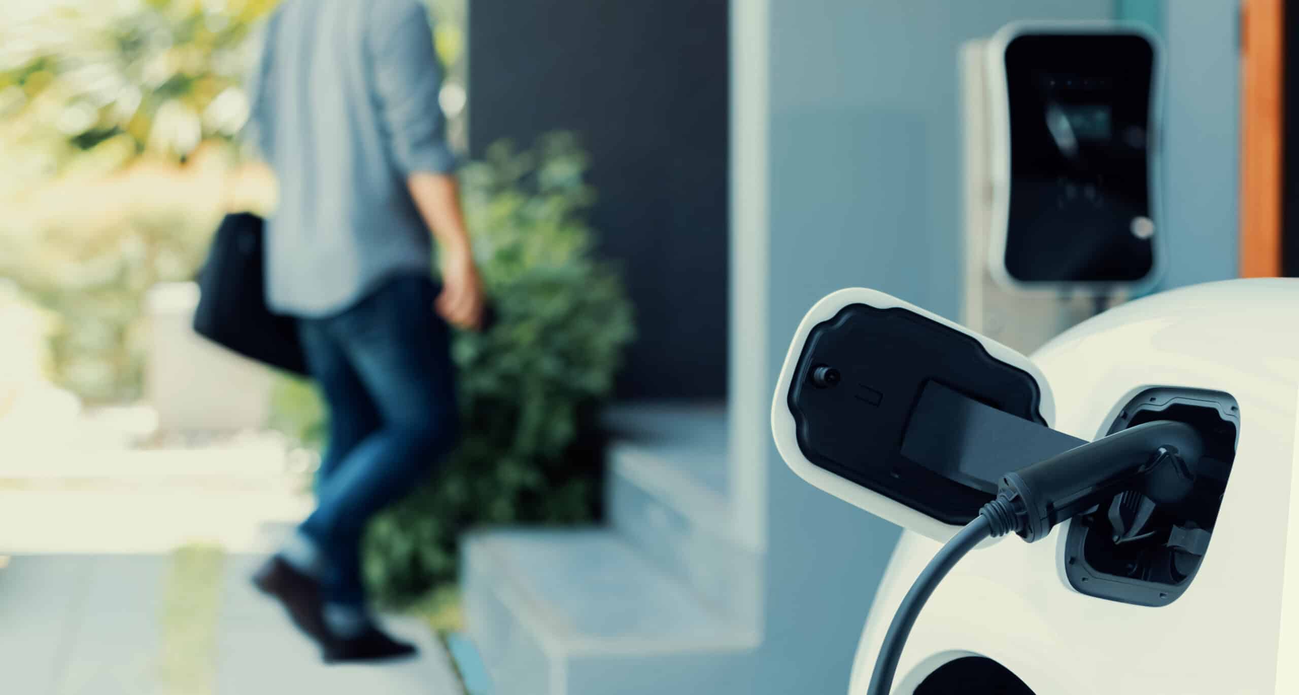 Comment sécuriser une borne de recharge extérieur (vol, vandalisme, intempéries)