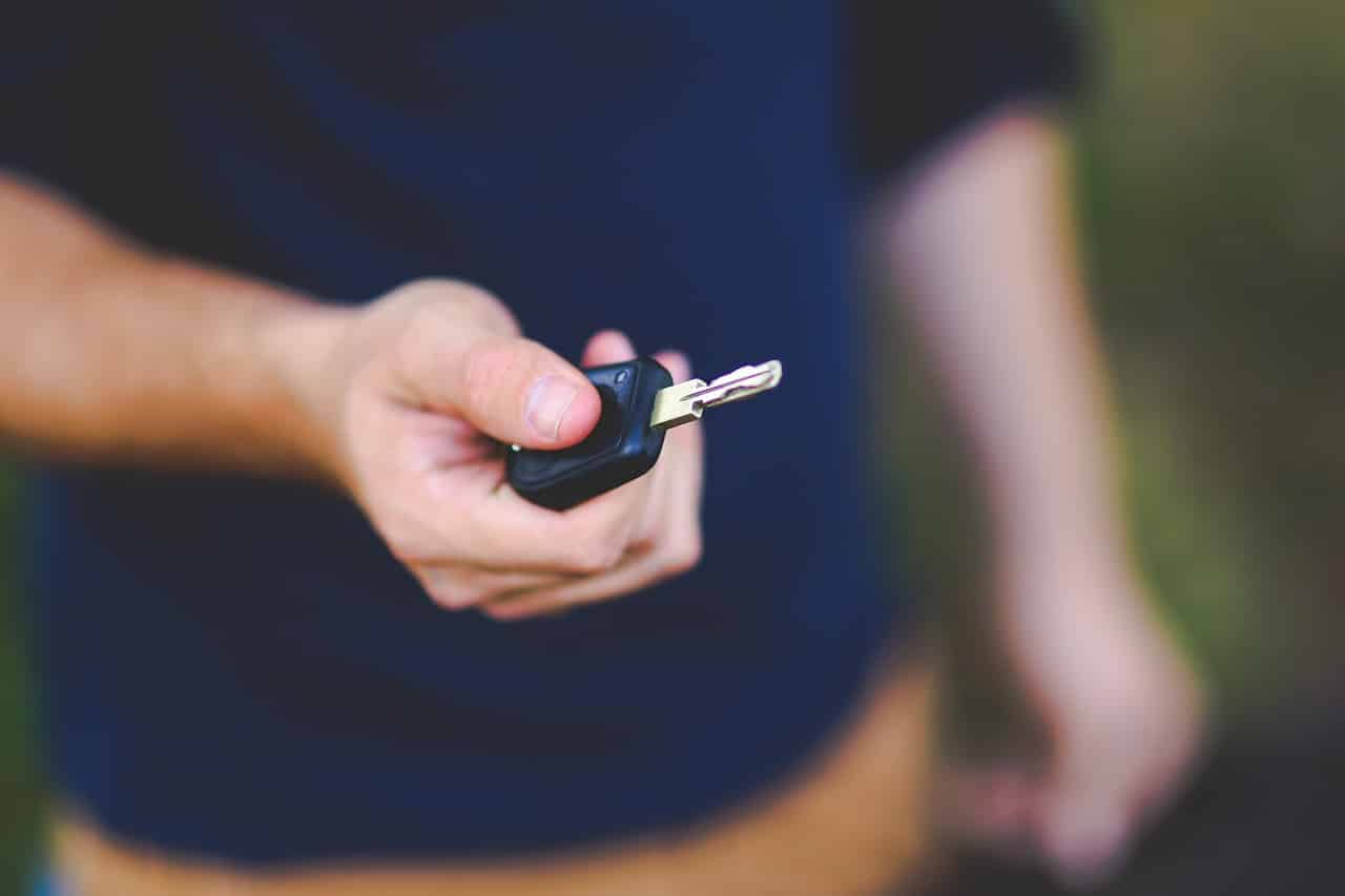 Comment vendre une voiture au nom de l'ancien propriétaire ?