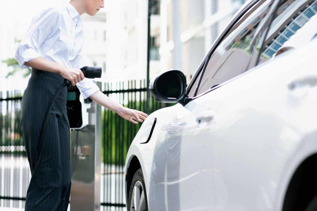 Les différents coûts à prévoir lors de l'achat d'un véhicule hybride
