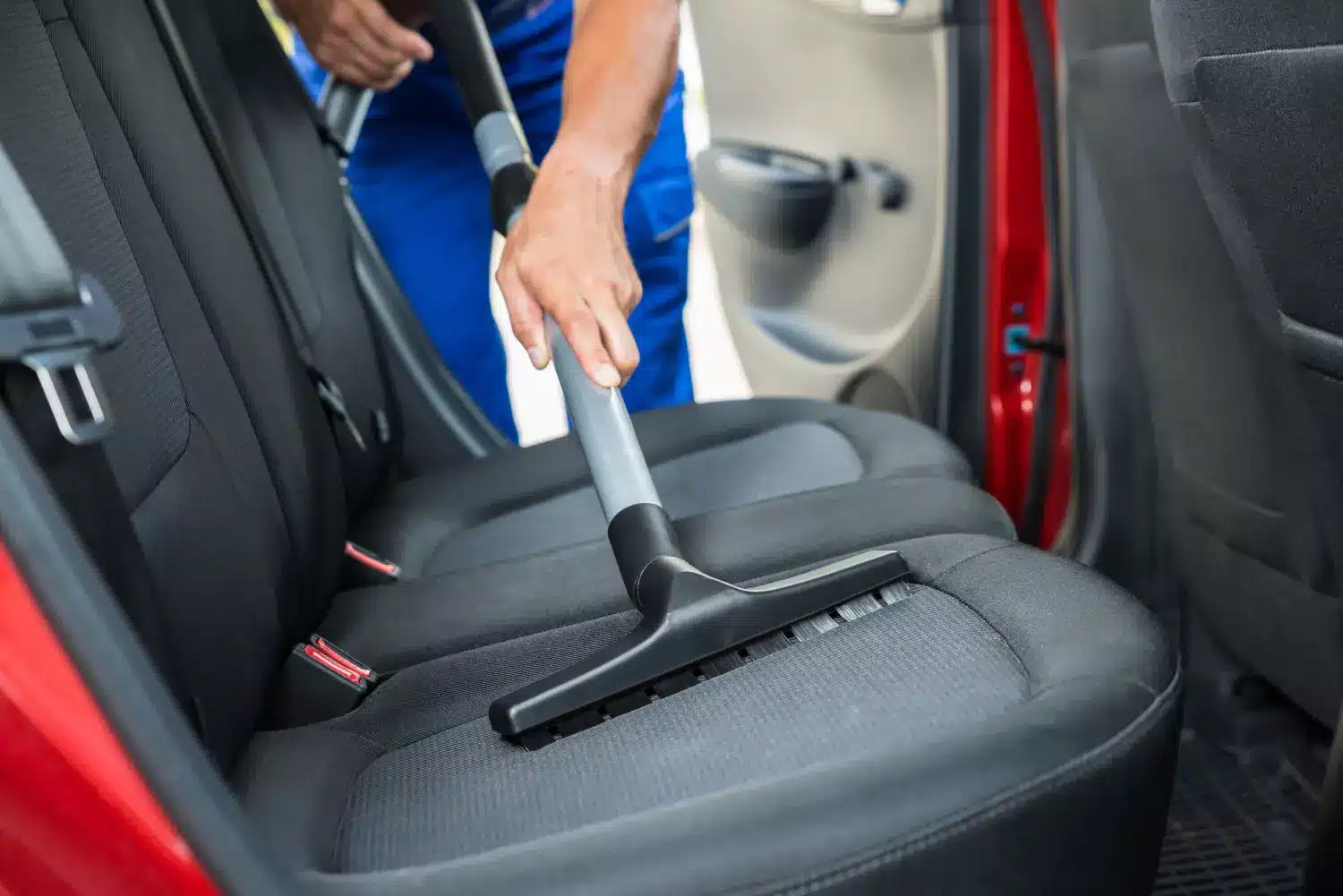 Aspirateur voiture : avantages, critères et conseils