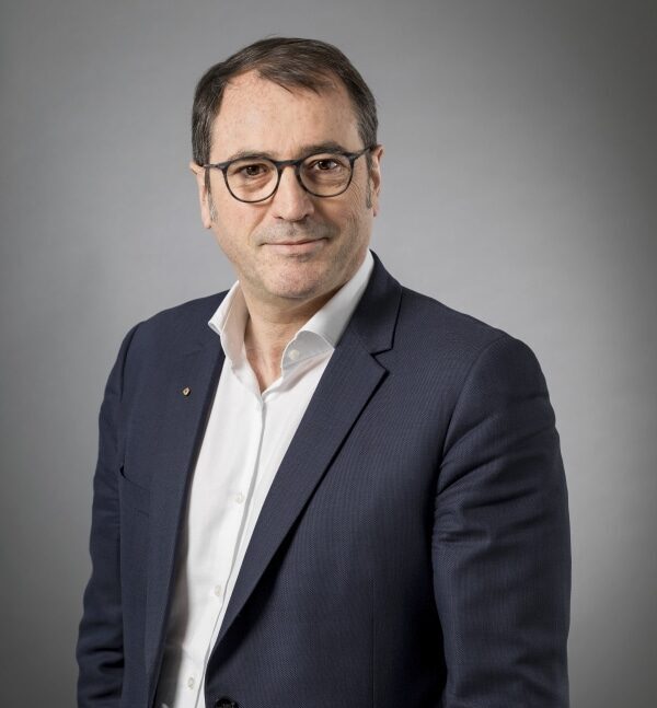 Denis Le Vot quitte la direction de Dacia : nouvelle ère en vue pour la marque emblématique