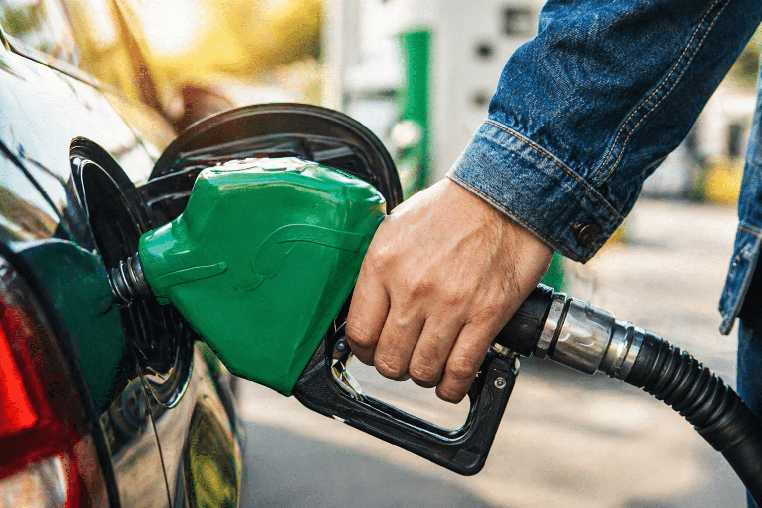Essence prix coutant : comment le carburant redessine nos habitudes de conduite en 2026