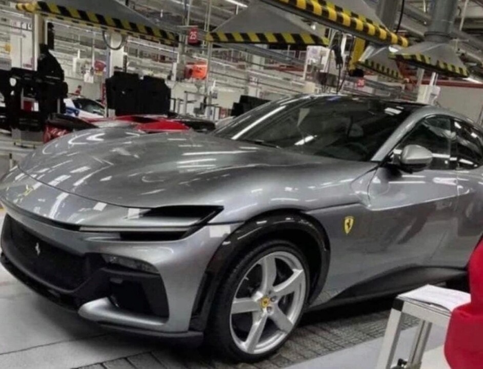 Ferrari Purosangue : le cliché volé de l’usine fait son apparition