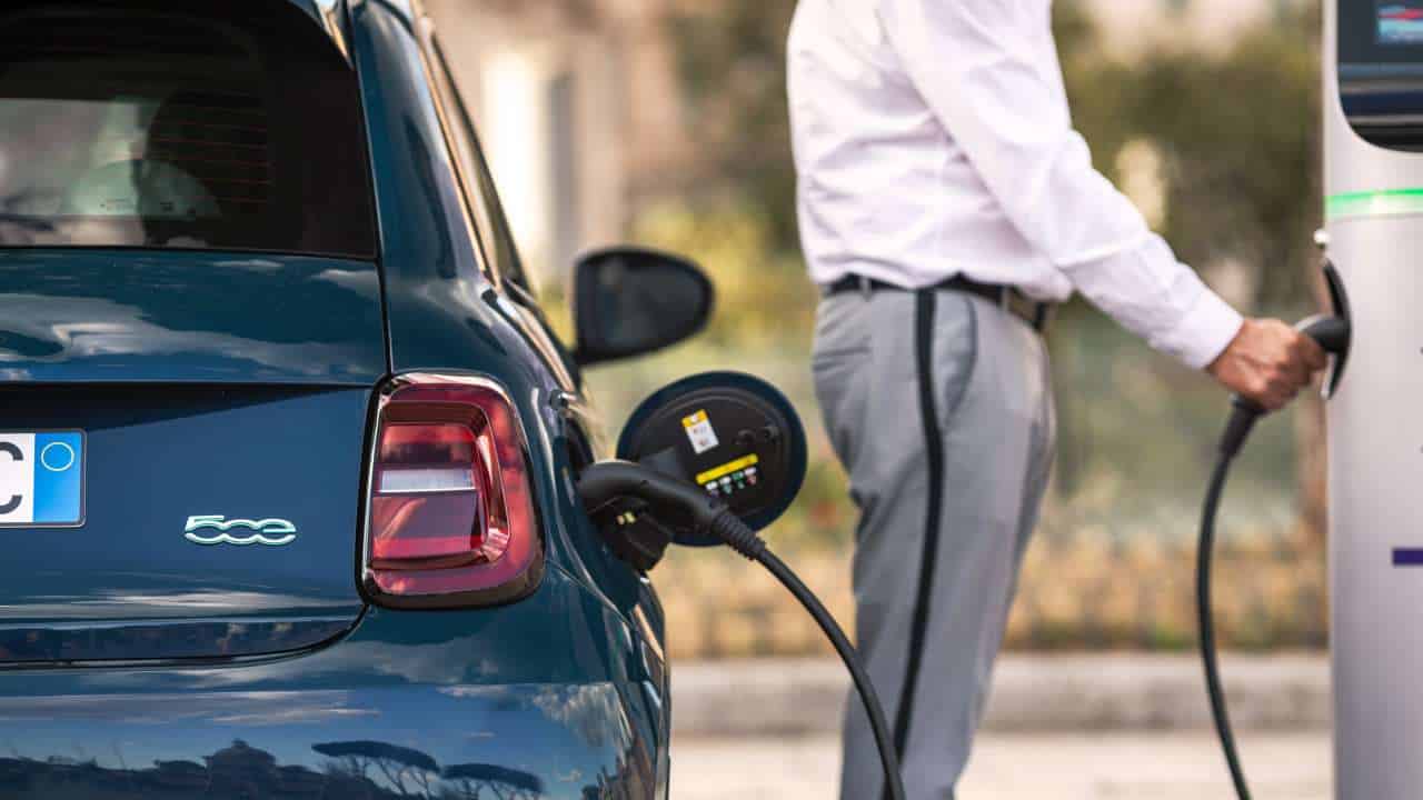 La Fiat 500 Abarth passe à l’électrique