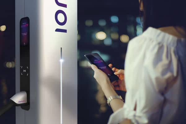 Google Pay et Apple Pay disponibles sur les bornes de recharge Ionity 
