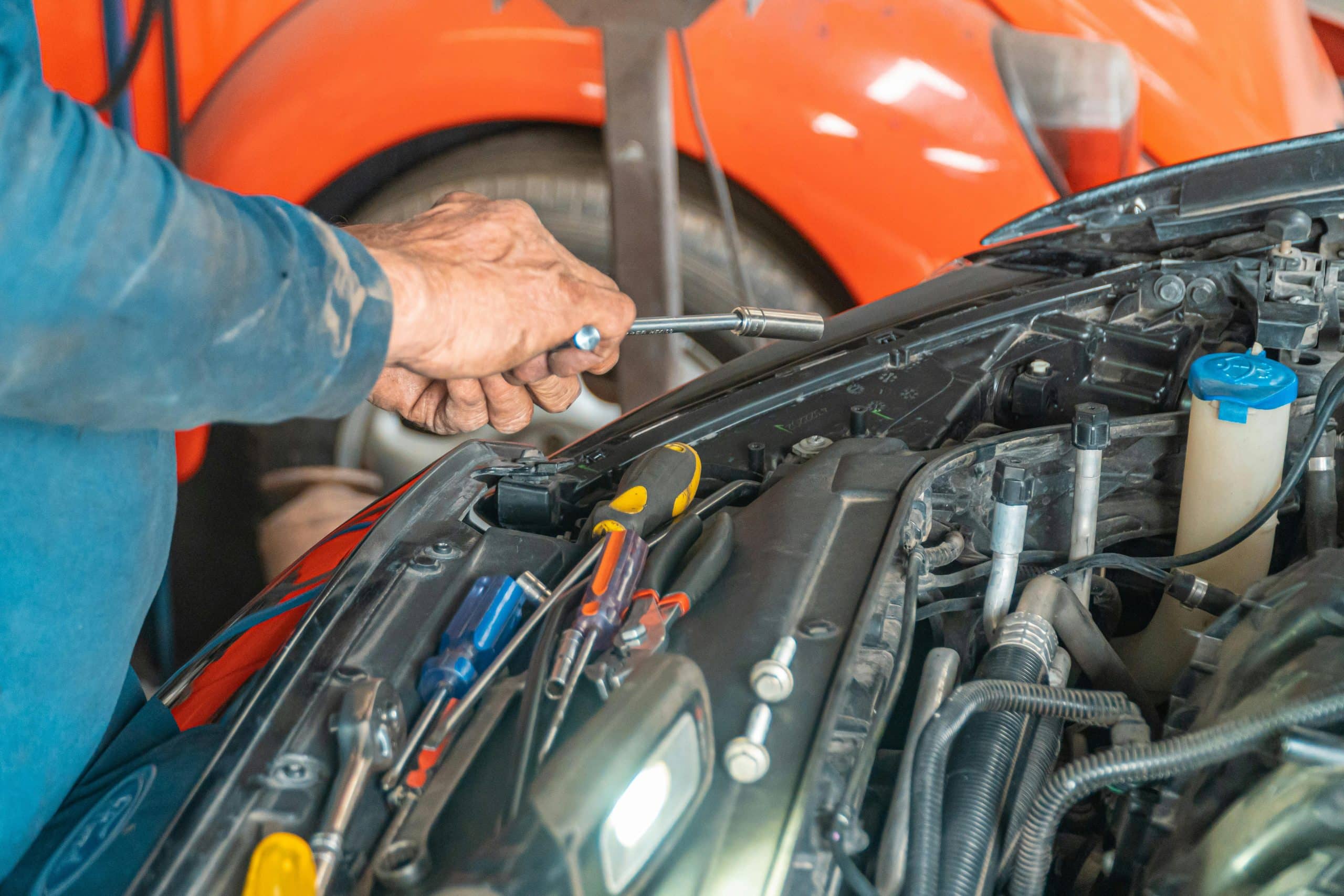Que comprend l'entretien automobile ?